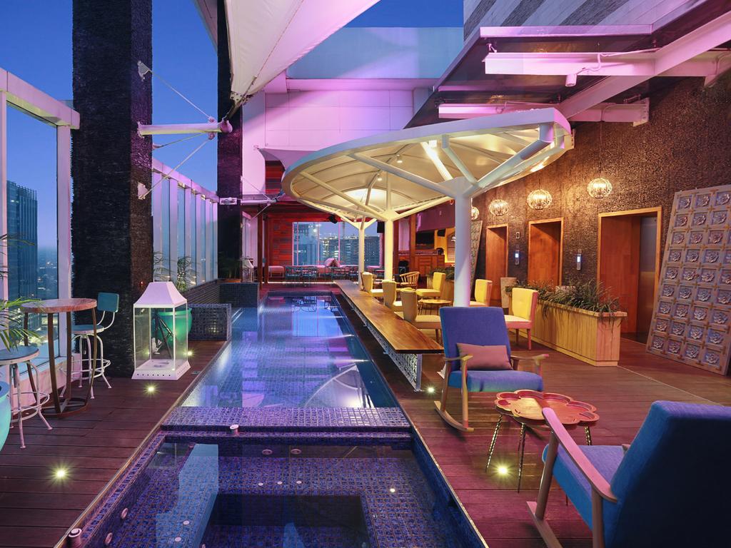 ホテル メルキュール ジャカルタ シマトゥパング エクステリア 写真